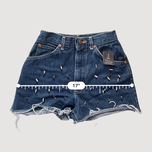 NWT 🗡️ spiked URBAN RENEWAL remade vintage LEE spike stud denim shorts. XS - Picture 11 of 14